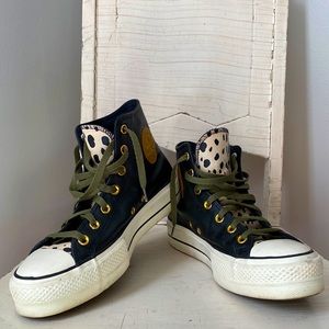 Incredible Converse Leather Lifts in Navy/Spots with Camo Green Laces, size 9